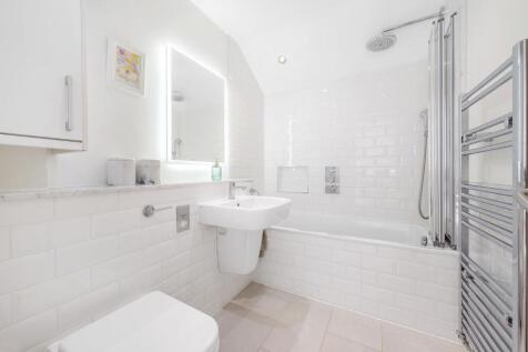 Ensuite.JPG
