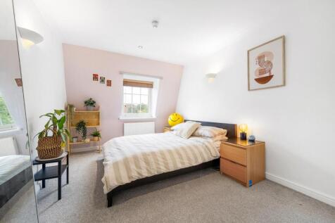 Principal bedroom (1).JPG