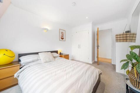 Principal bedroom (2).JPG