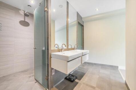 Principal ensuite.JPG