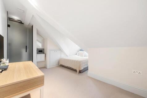 Principal Bedroom (1).JPG