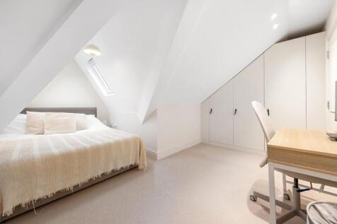 Principal Bedroom (2).JPG