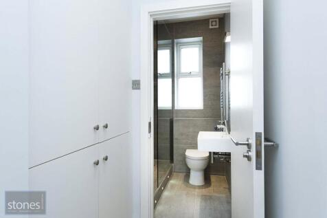 hallway/shower room