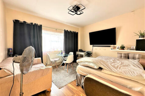 Cardinal Way, Harrow, Middlesex HA3