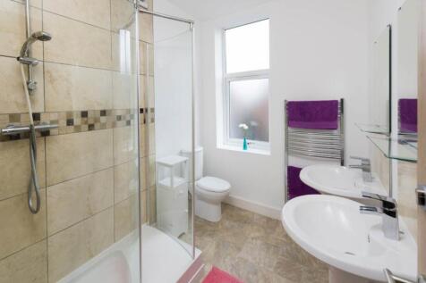 60BM Bathroom 2
