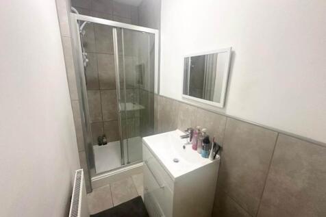 Bathroom Room 2 and 
