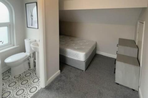 Room 5 (2)