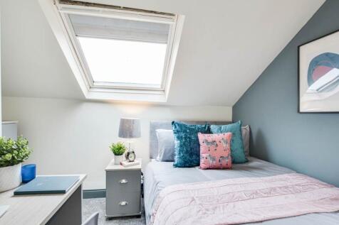 Room 5 Pic 6