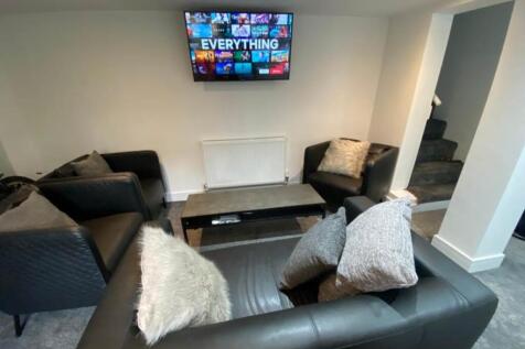 Living Room Pic 4