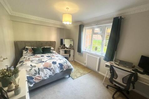 Bedroom 1 (4)