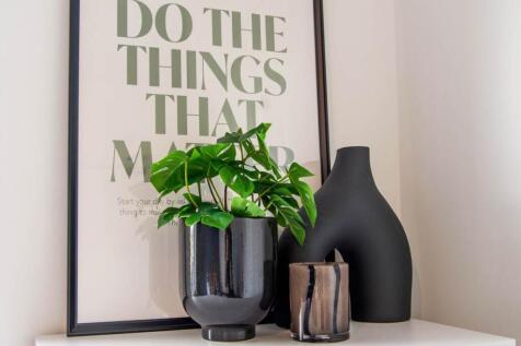 24 Grovehall Drive R