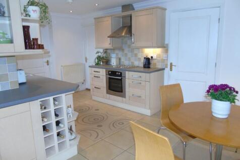 Kitchen / dining