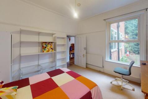 18-Premier-Rd-Bedroom (1)
