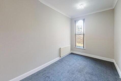 Flat-2-72-Mapperley-Road-Bedroom-Defurnished 3