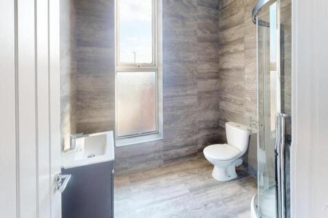 Flat-2-72-Mapperley-Road-Bathroom-Defurnished 1