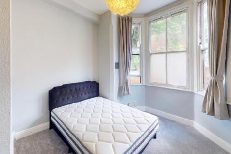 Flat-A-297-Woodborough-Road-Bedroom 1