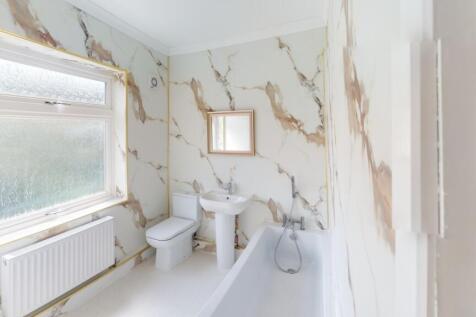 10-Bernard-Street-Bathroom 1