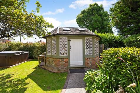 Summerhouse/Dining Room