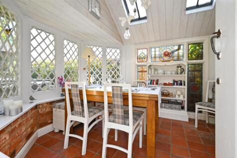 Summerhouse/Dining Room