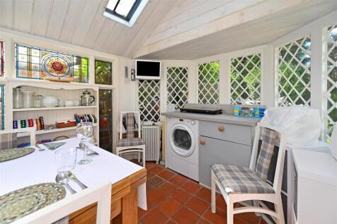 Summerhouse/Dining Room
