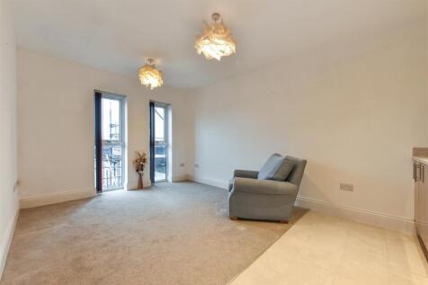 Sitting/Dining Room