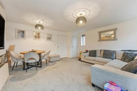 Sitting/Dining Room