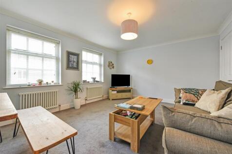 Sitting/Dining Room