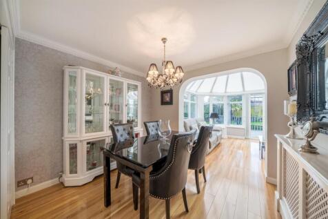 Dining Room/Bedroom 2