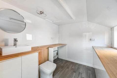 Utility/Cloakroom