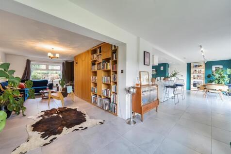 Sitting Room/Kitchen