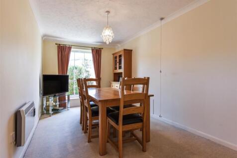 Dining Room/Bed 2