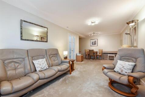 Sitting/Dining Room