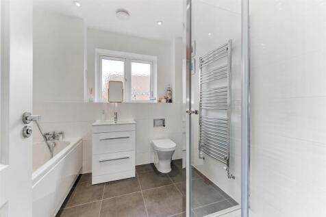 Bath/Shower Room