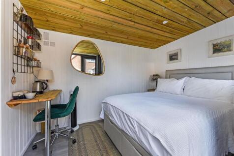 Cabin bedroom