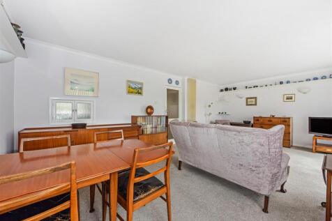 Sitting/Dining Room