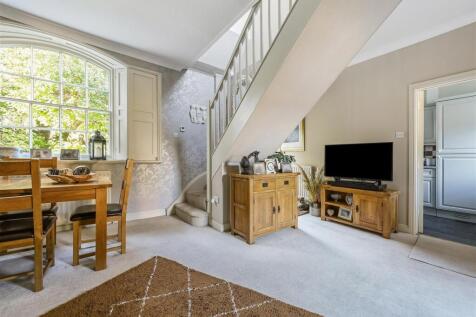 Sitting/Dining Room