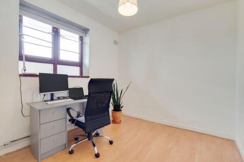 Bedroom 4/Office Space