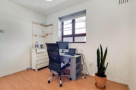Bedroom 4/Office Space