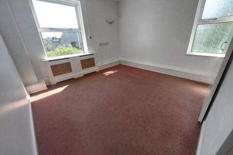 Rm8 - £425pcm 
