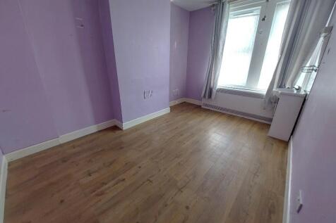 Rm2 - £450pcm