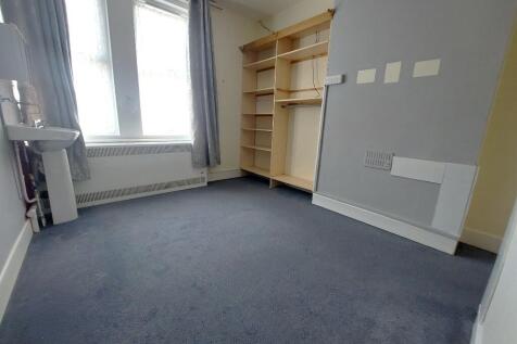 Rm4 - £425pcm