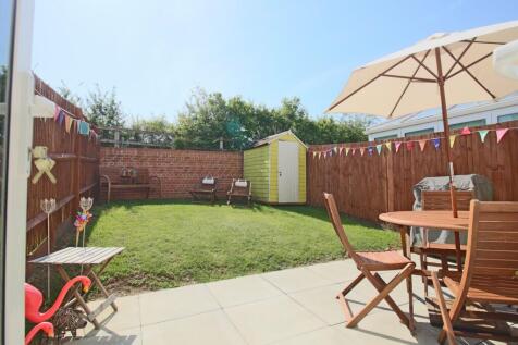 22 Bridle Close gard