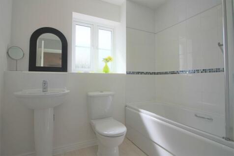 18 Nap Close Bathroo