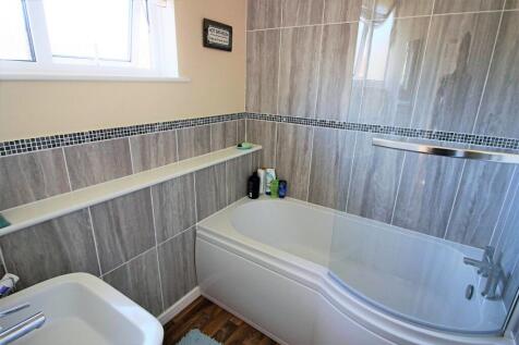 5 Sobers Square bath