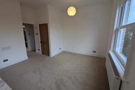 PXL_20251124_1202213