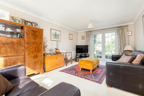 28 Parker Close-15.jpg