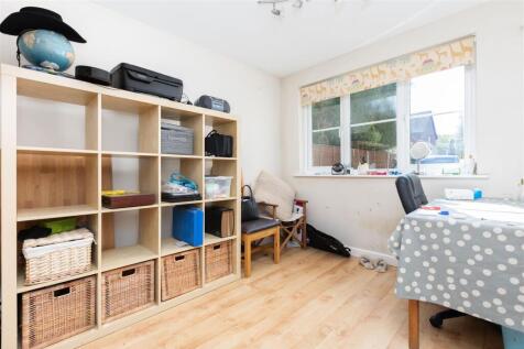 28 Parker Close-13.jpg