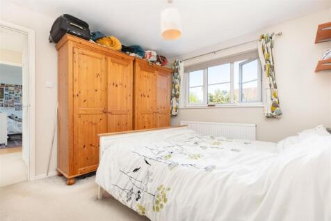 28 Parker Close-3.jpg