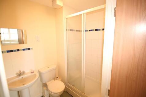 bathroom 2.jpg