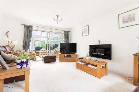 9 Milne Close-14.jpg